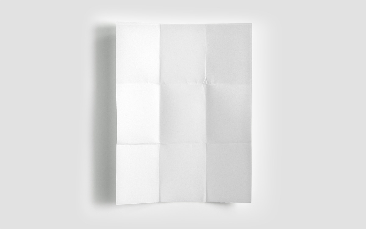 Dreibruch Kreuzfalz Beispielfoto Papier unbedruckt mit sichtbaren Falten Druckerei Verarbeitung Beipackzettel und Bedienungsnaleitungen als Beispiel